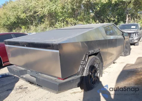 2024 Tesla Cybertruck z USA, uszkodzony, nr VIN 7G2CEHED0RA018502